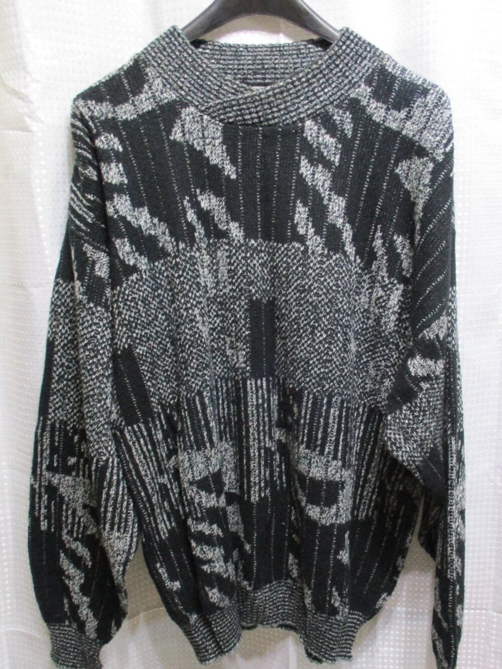 Zeppelin Black & White Abstract Print Long Sleeved Pullover Knit Sweater Sz XL